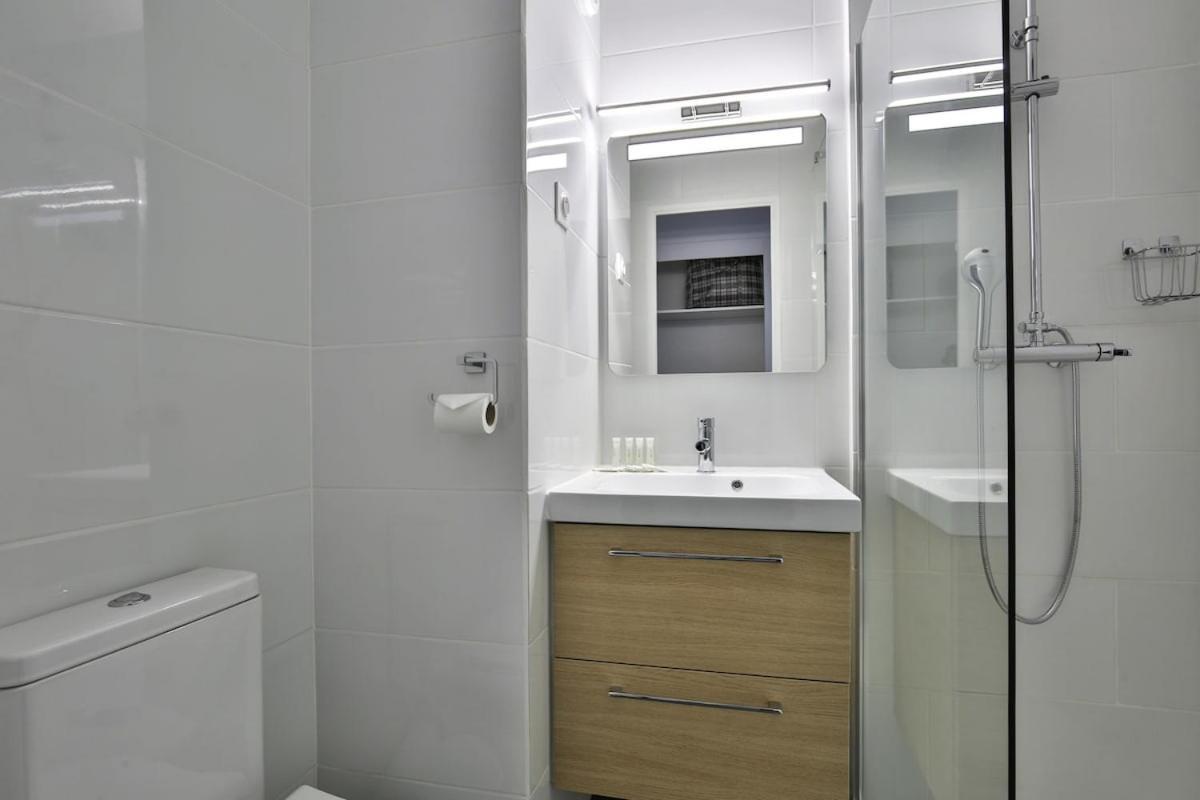 Superbe 2 Piece Tout Confort , Piscine /Ac/Parking Villa Villefranche-sur-Mer Dış mekan fotoğraf